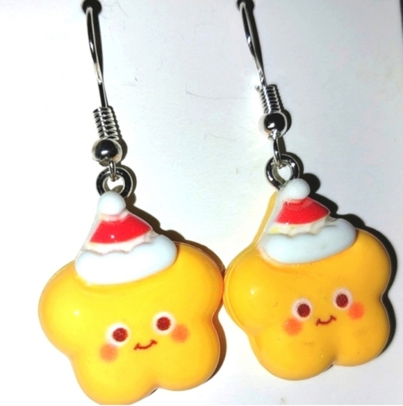 Holiday hand crafted dangle earrings - Picture 2 of 3